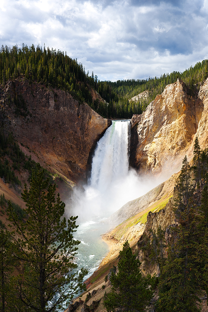 Yellowstone Lower Falls - Wyoming